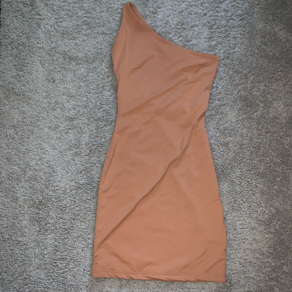 Tiger Mist XS one shoulder open back dress carmel